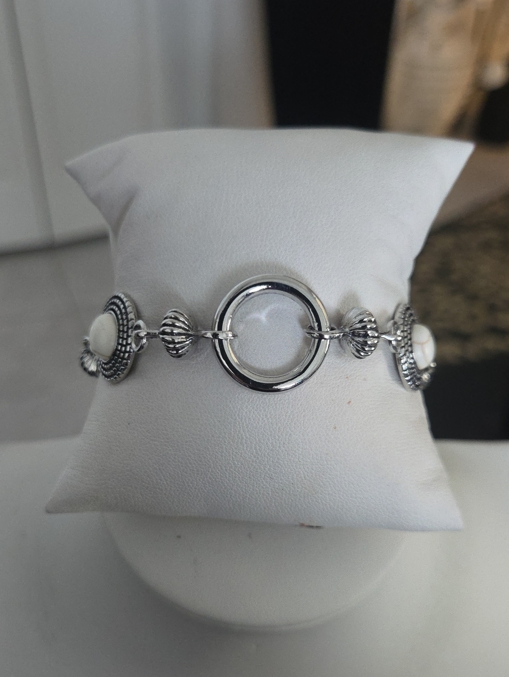 Paparazzi Musical Mountains White Bracelet NWT